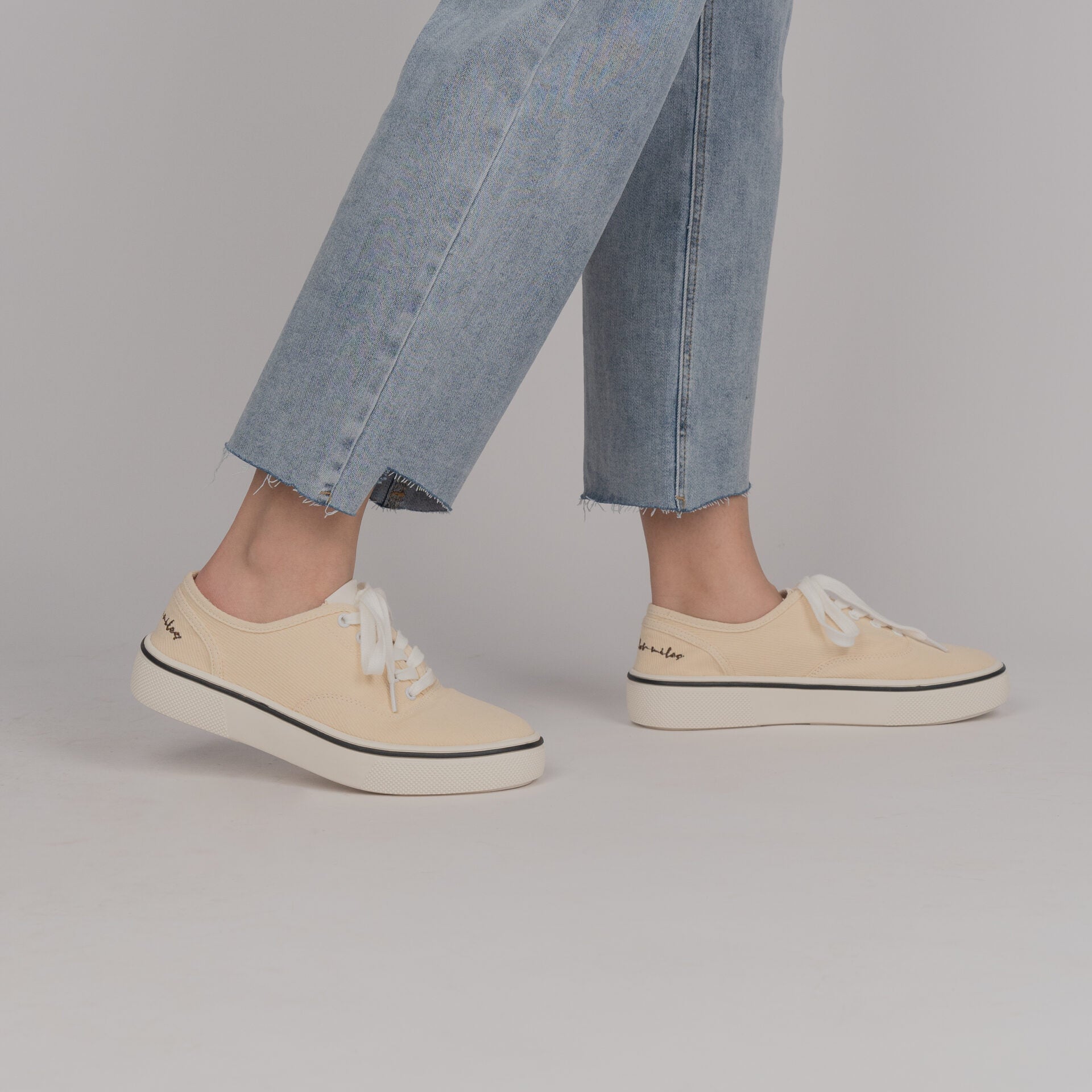 Smiles for Miles Sneakers Collection CREAM WHITE